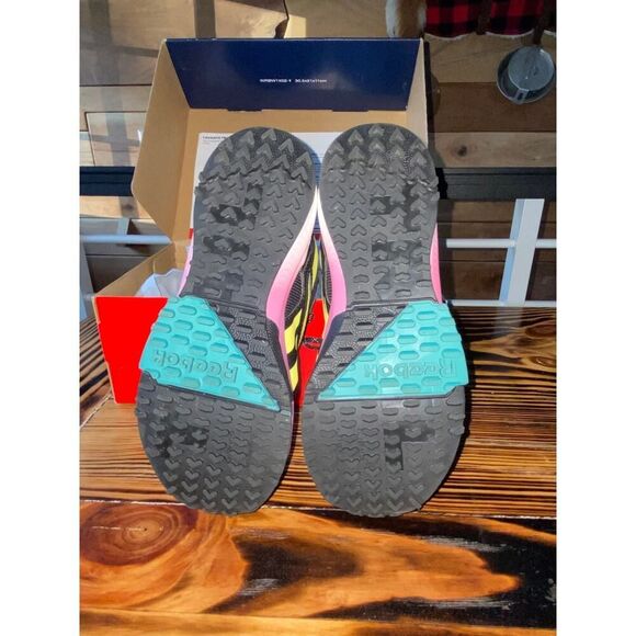 Reebok - Picture 7 of 8